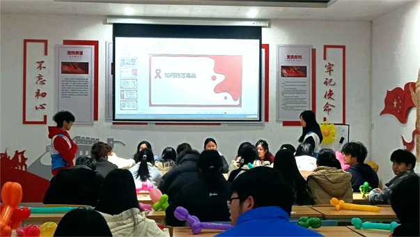 会议室里的人们 AI 生成的内容可能不正确。